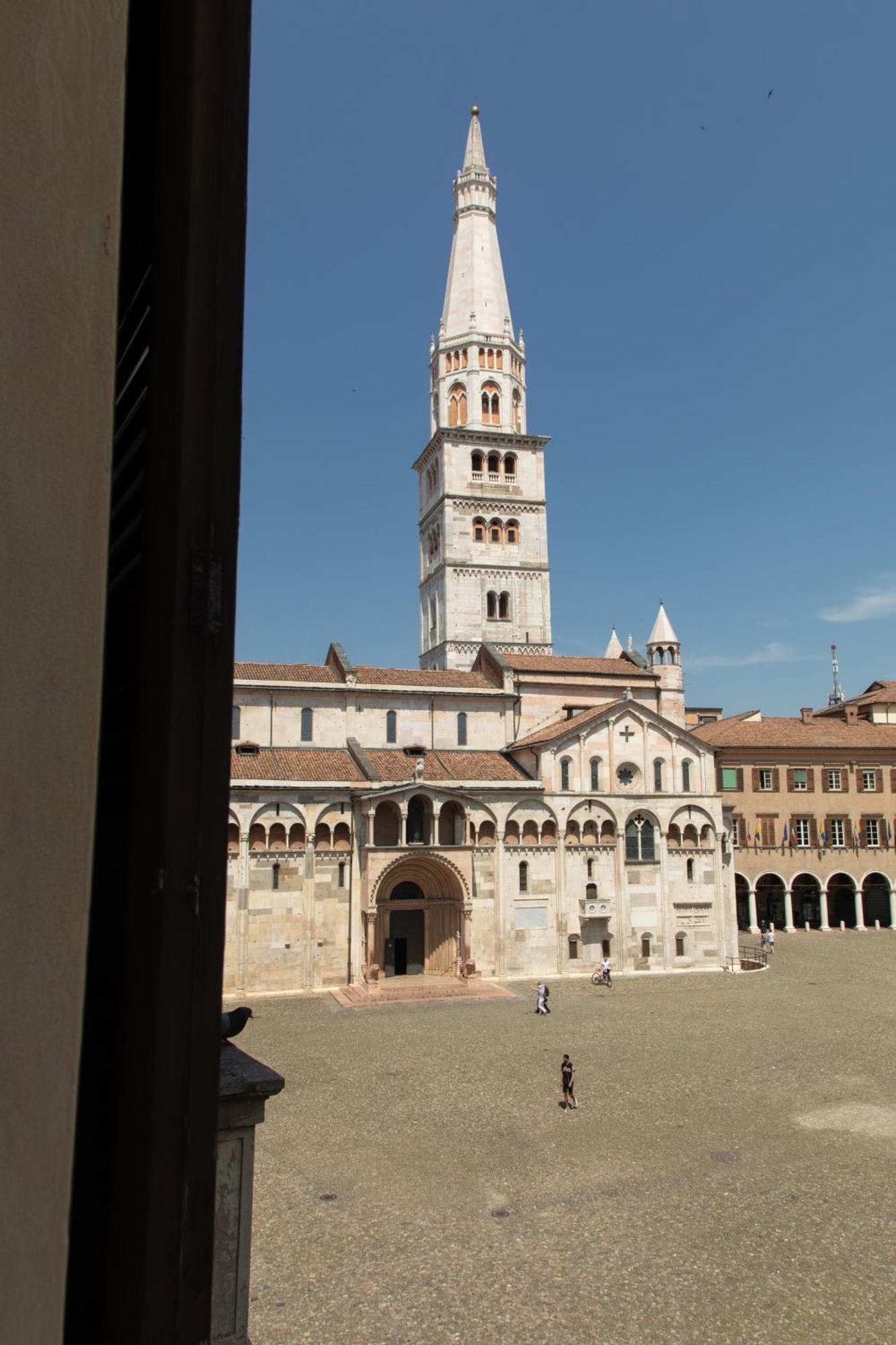 Domus Tua Bed & Breakfast Modena Exterior foto