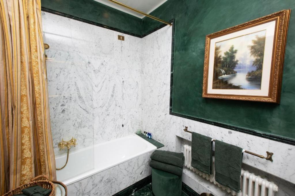Domus Tua Bed & Breakfast Modena Exterior foto